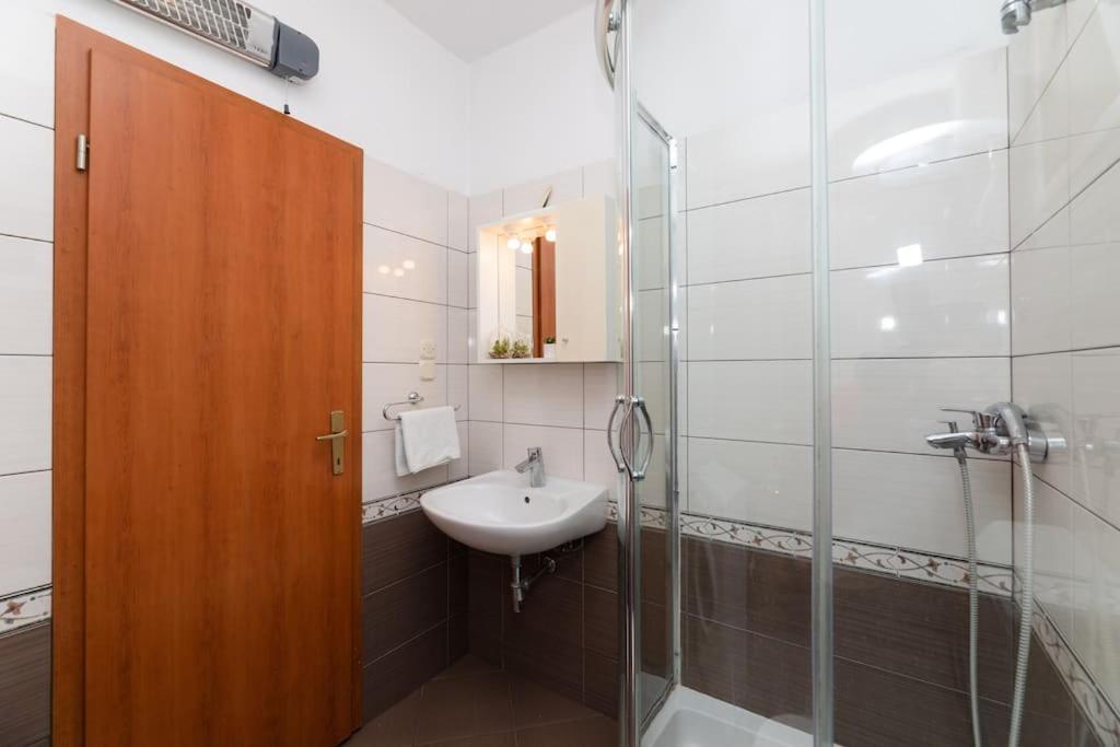 Bento Apartment - Best View On Town And Sea Pucisca Exterior photo